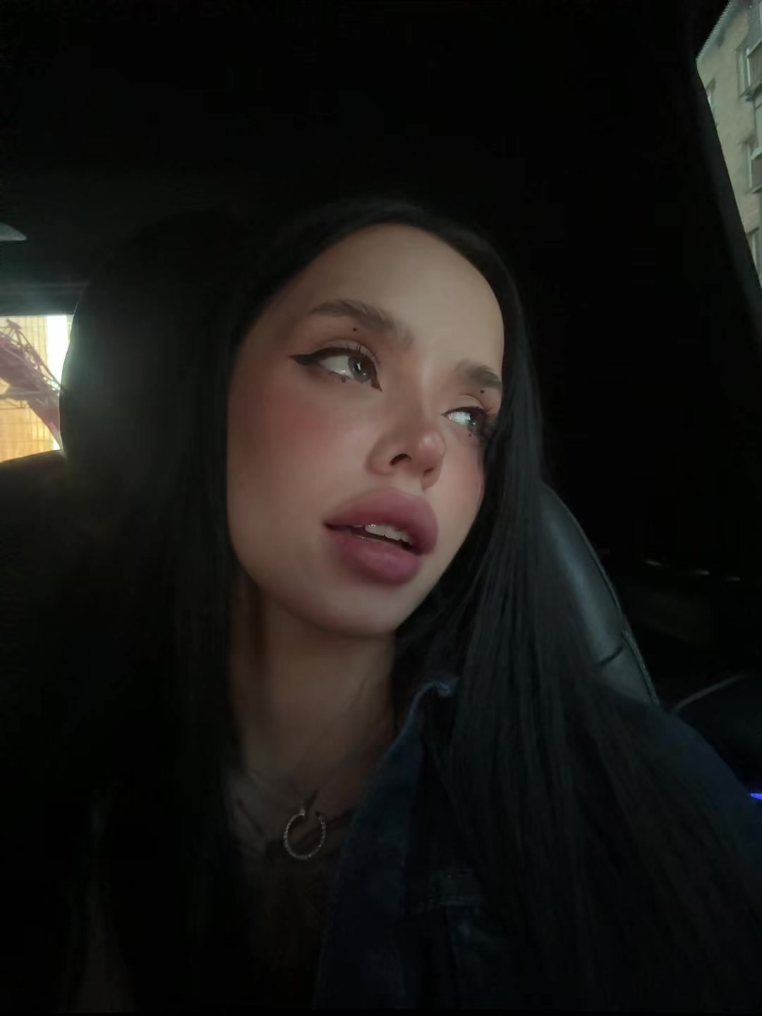@lyna_com2000