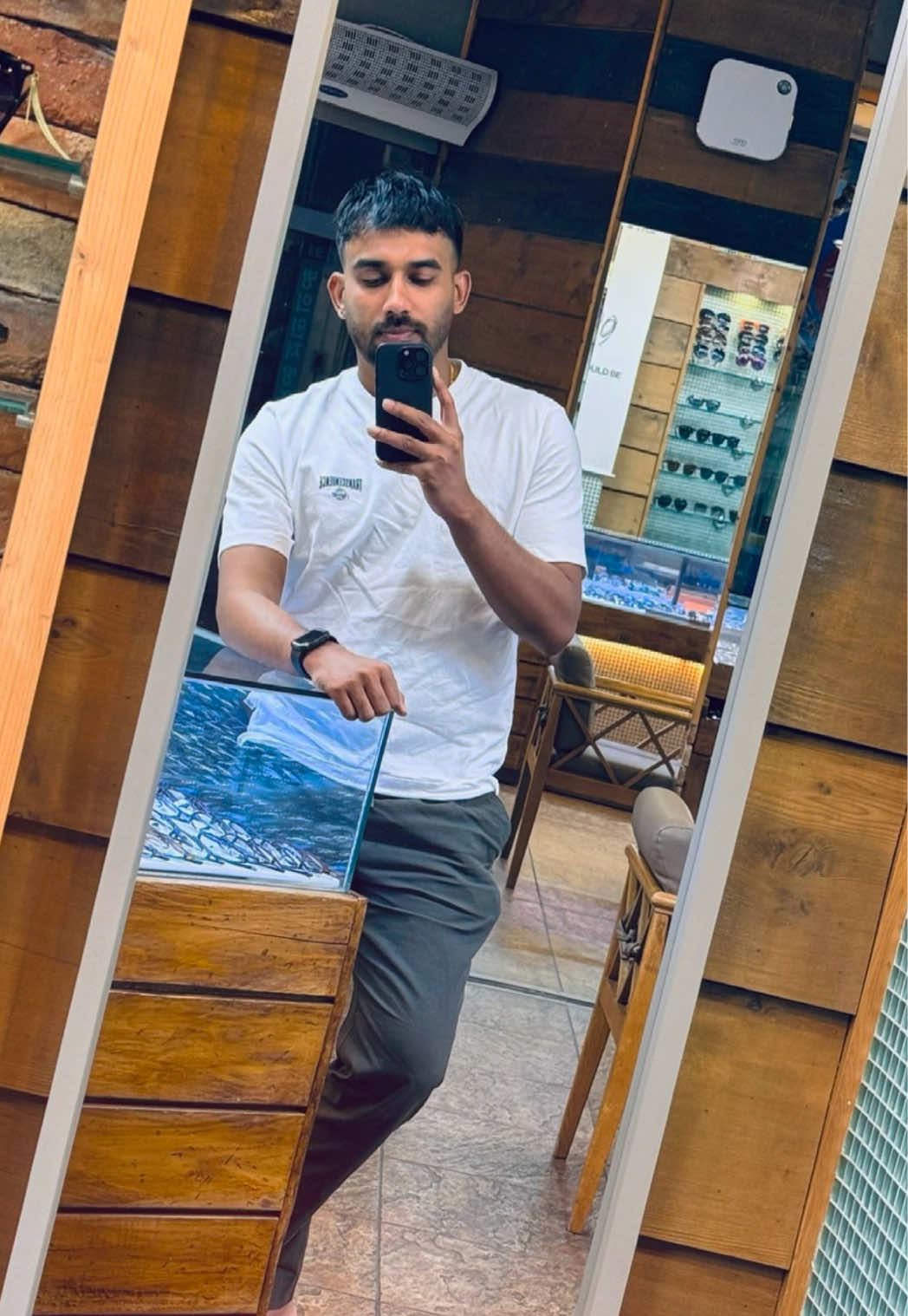 @𝑇𝙝𝒂𝐫𝗶𝘯𝒅𝑢𝑟𝙖𝐣_ 🇰🇷🥀