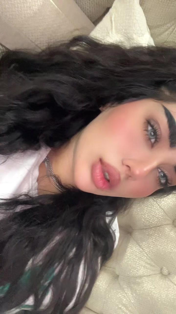 @manya_