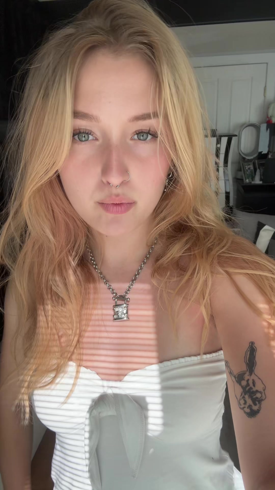 @lo