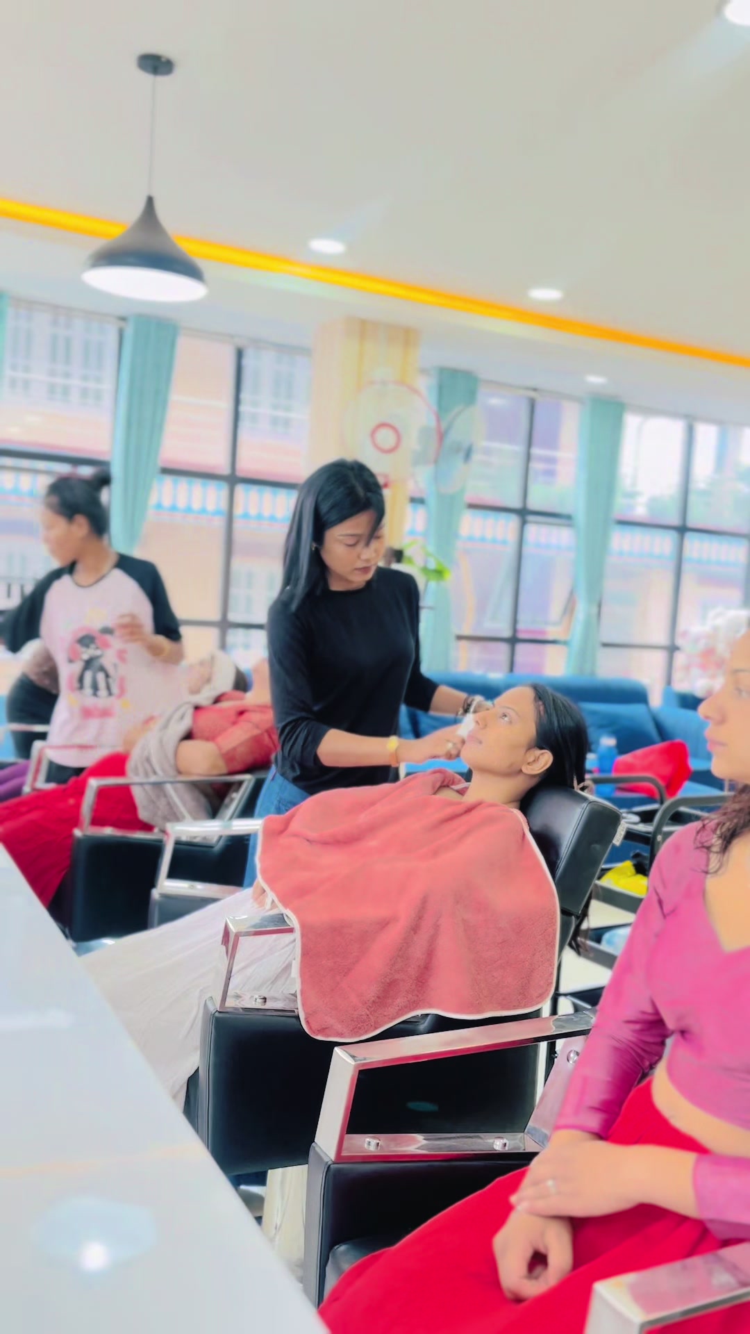 @Queen beauty salon & academy