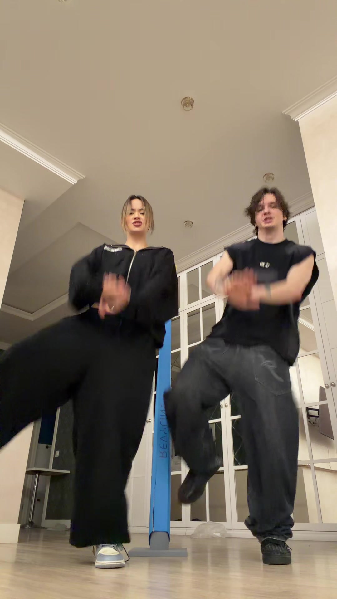 @Лейла