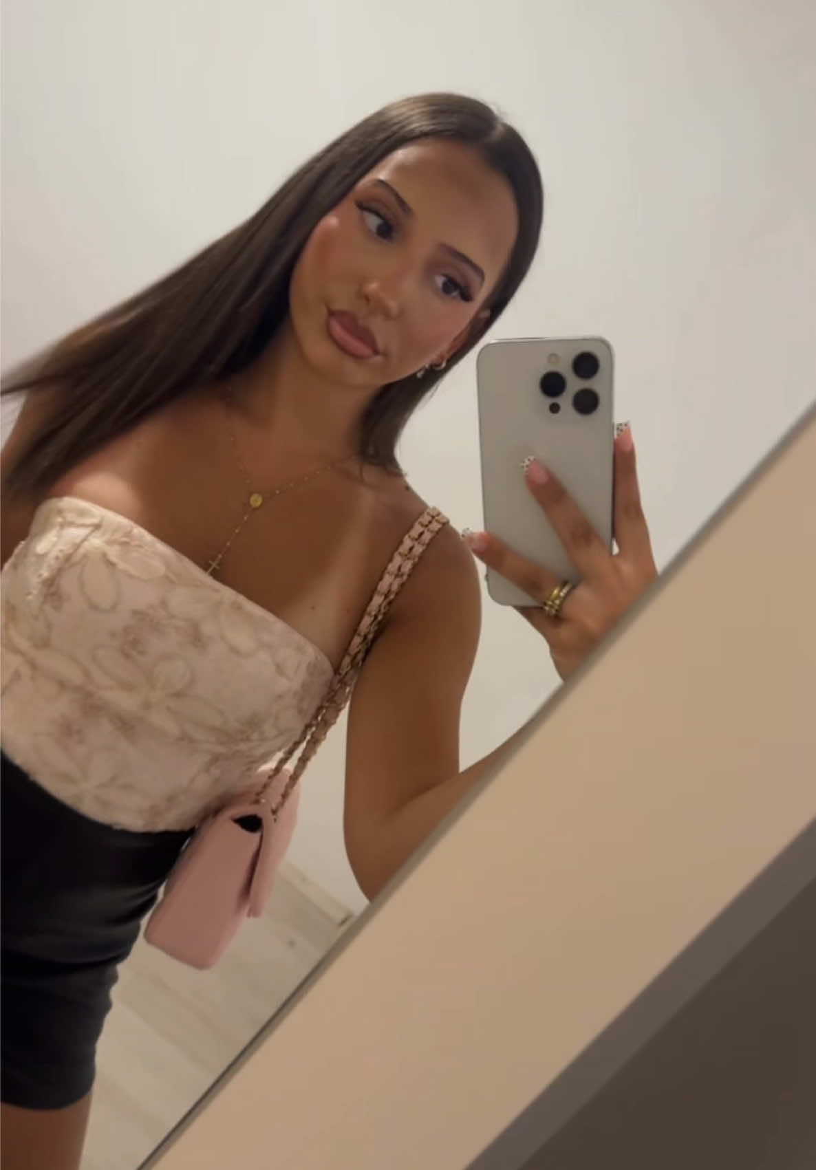 @𝐥𝐚𝐧𝐚