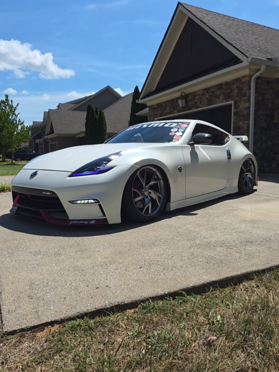 @Z34GRL