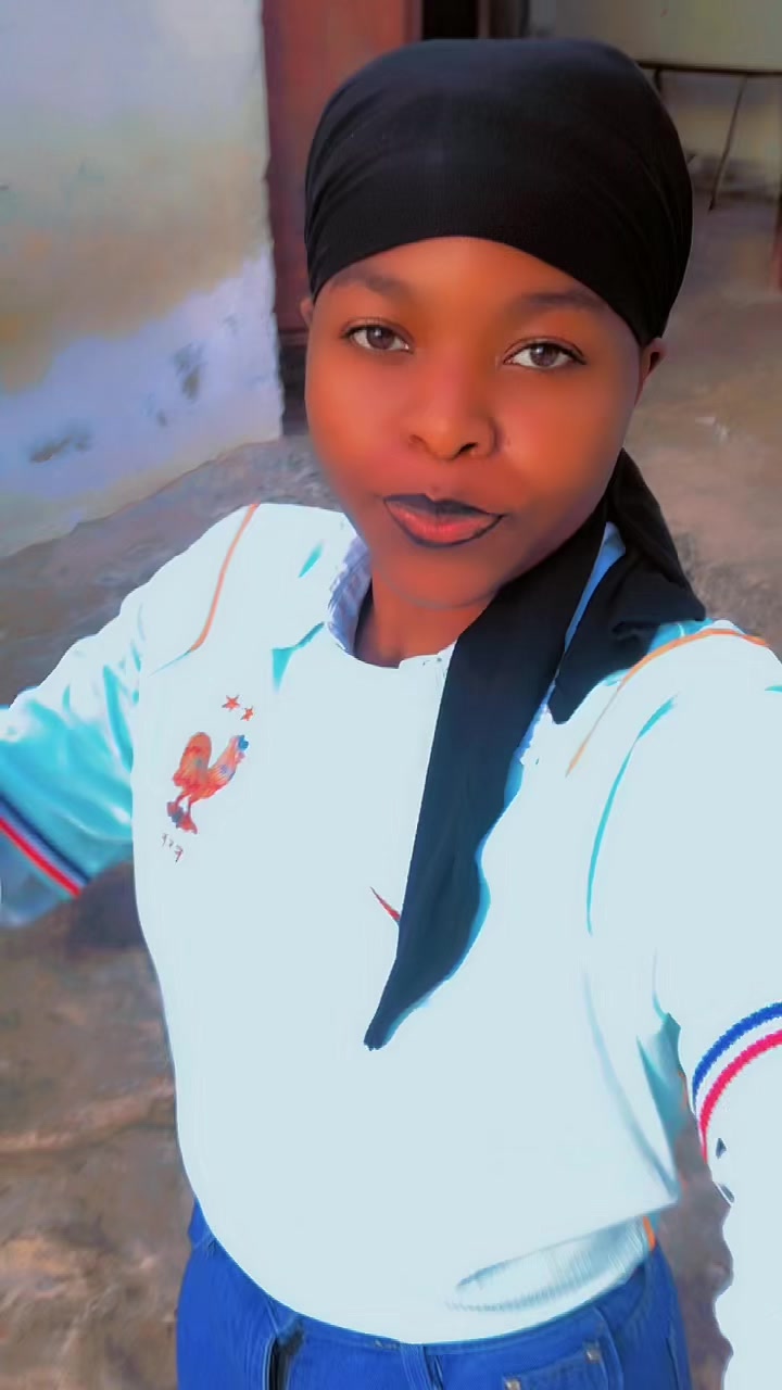 @Lady🦋 Nesa Bee😜