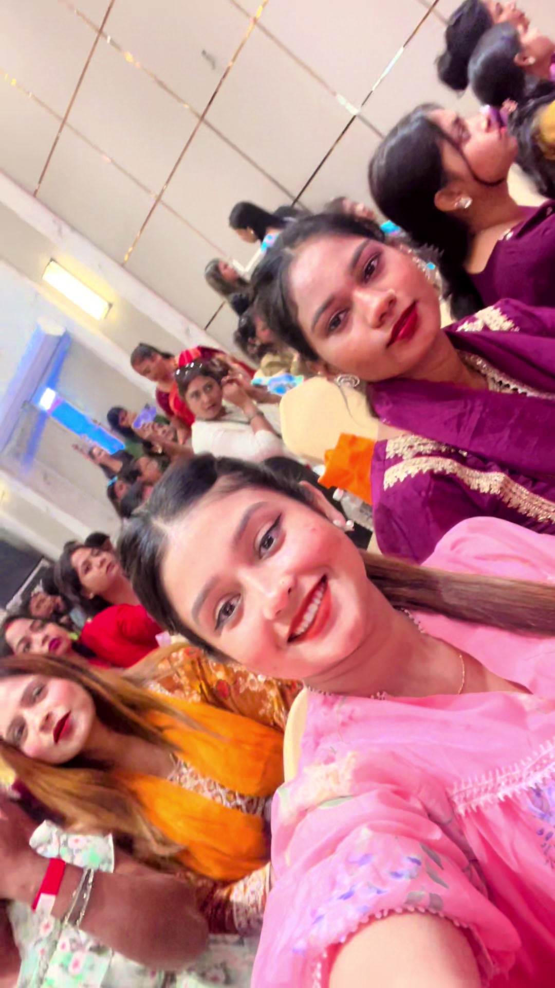 @Unique Muskan Beauty Parlour