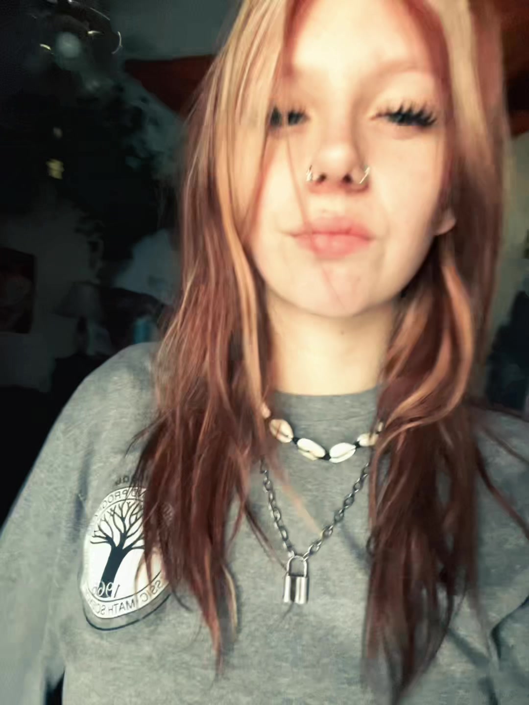 @kt 𖣂