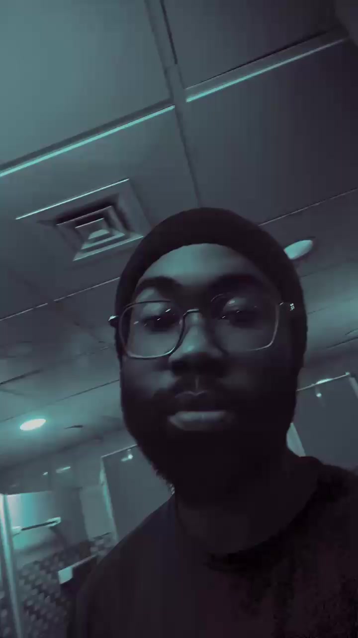 @HUGHES_LARRY 🇬🇭