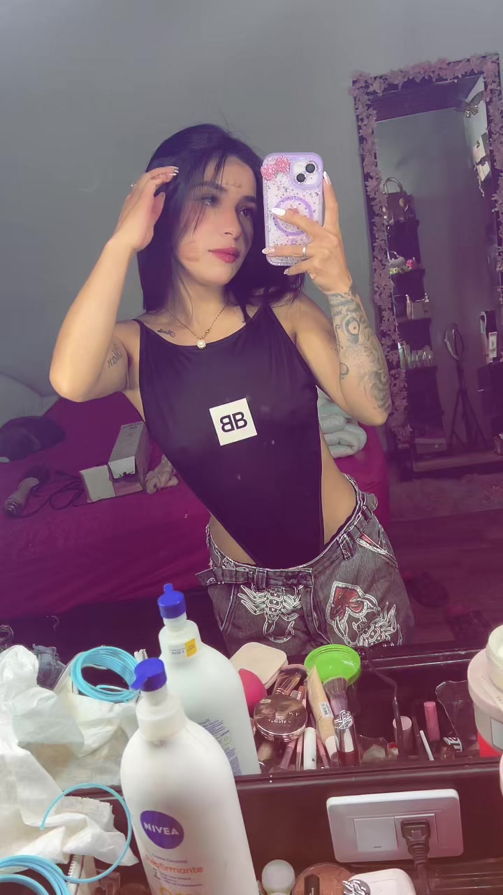 @Laurita Tique