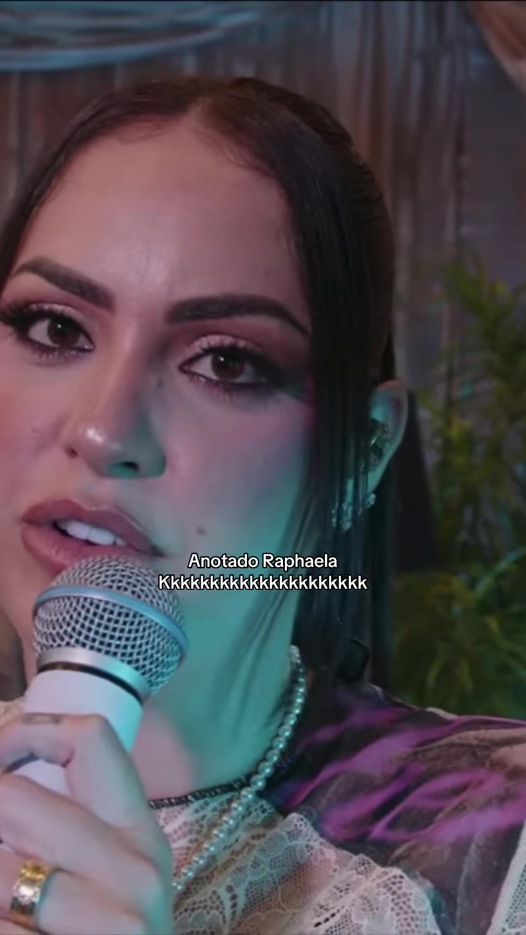 @Ana Karolayne