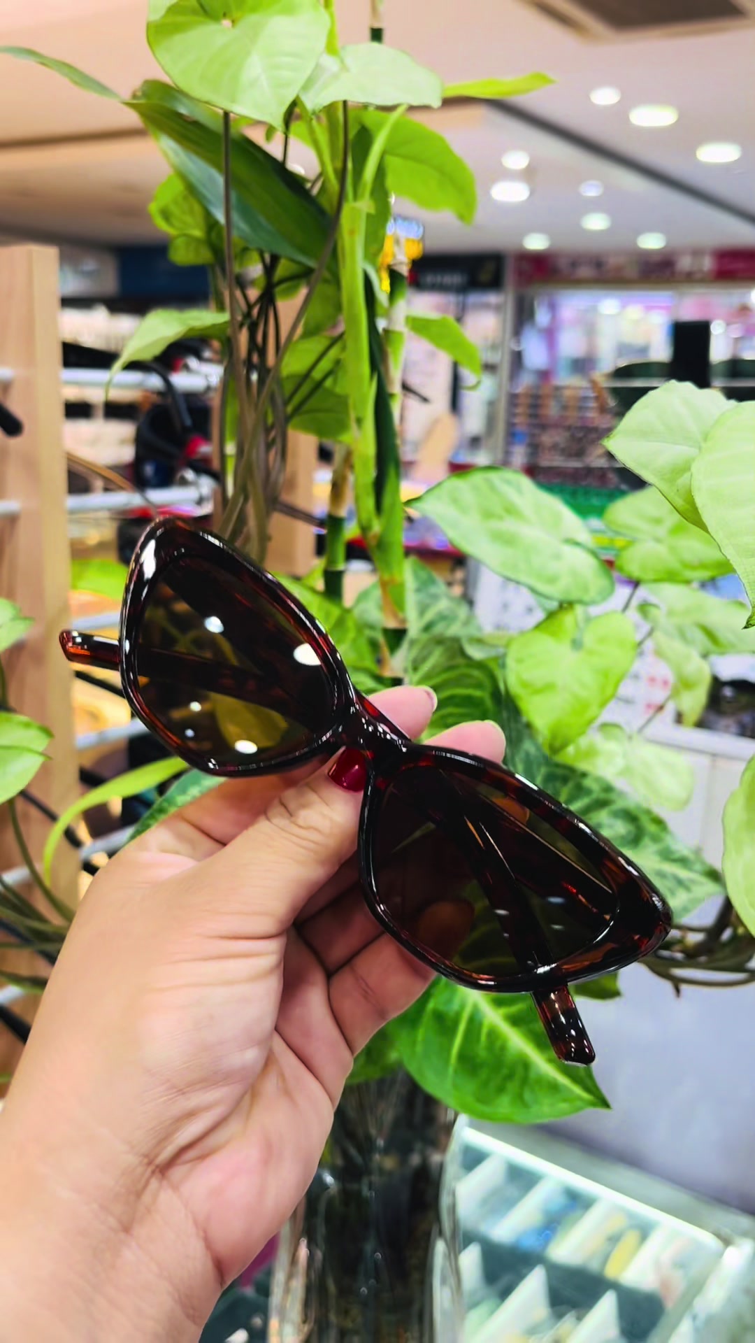 @PROTECT SUNGLASSES SHOPS