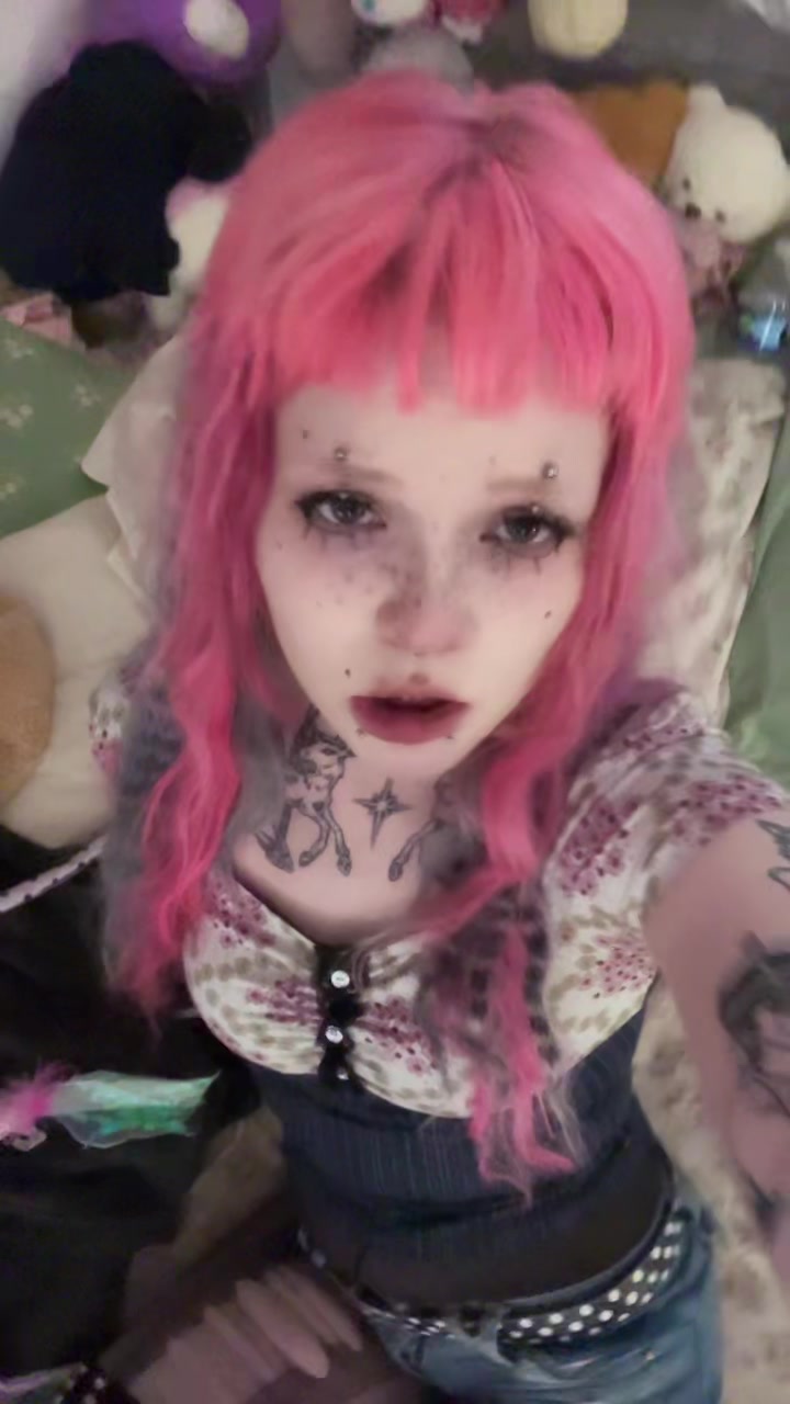 @kneesock