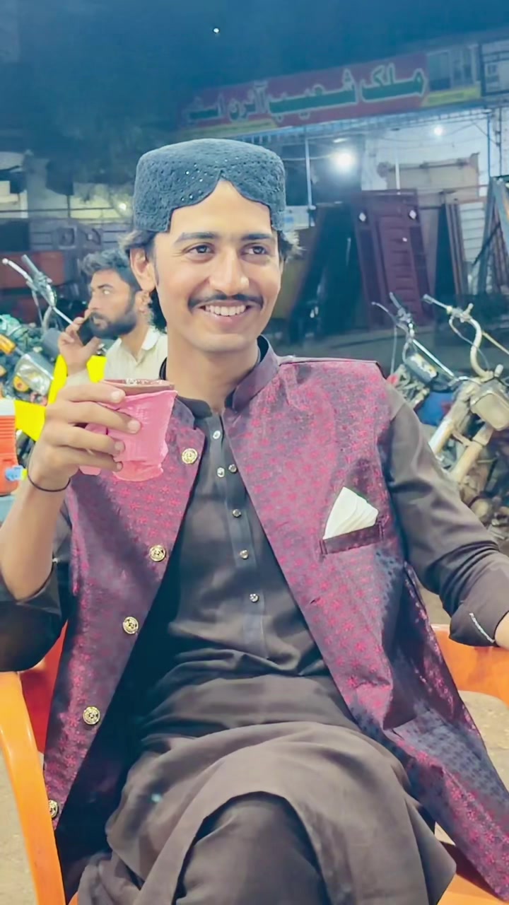 @HUSSAIN 🥀🤍🥀
