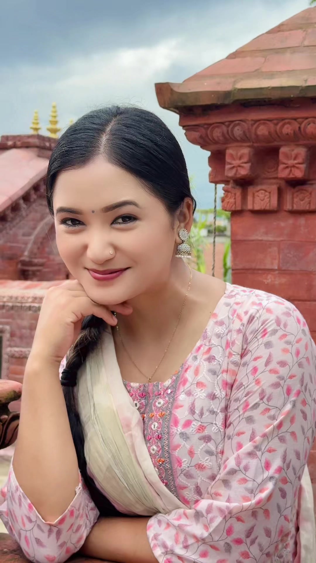 @Juna gurung ✨
