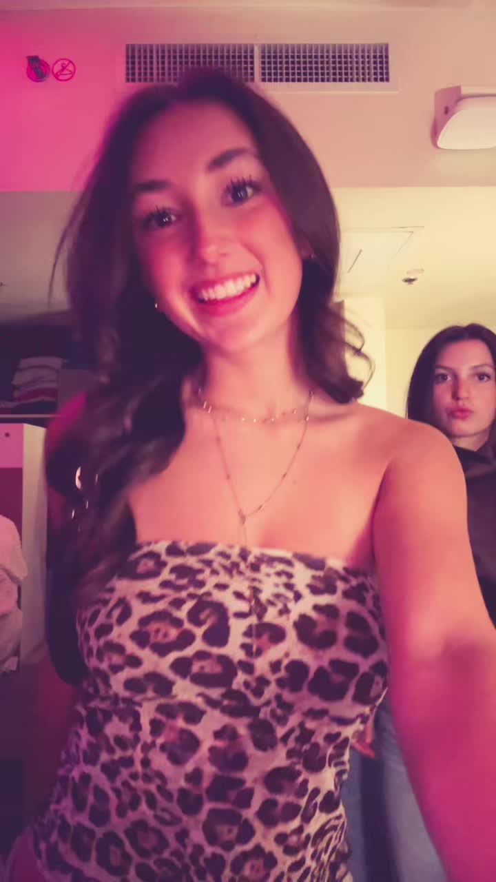 @Bella
