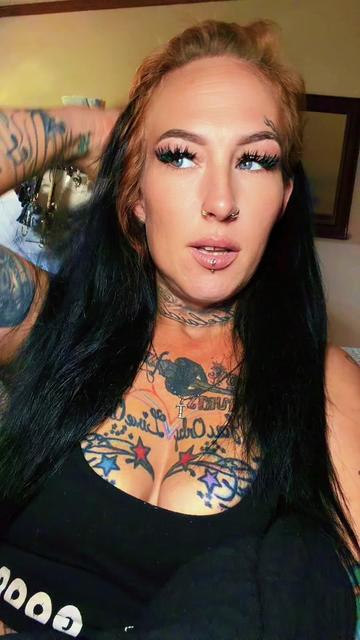 @ғͫʊͦcͭкͪɳͣ Tattedmommy420
