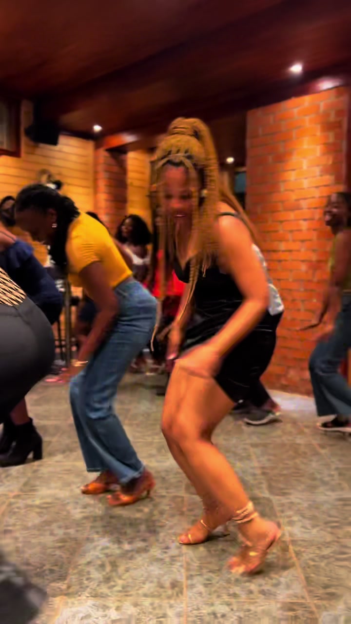 @ZUZI๐๐บ๐ฌ NUBIAN QUEEN ๐