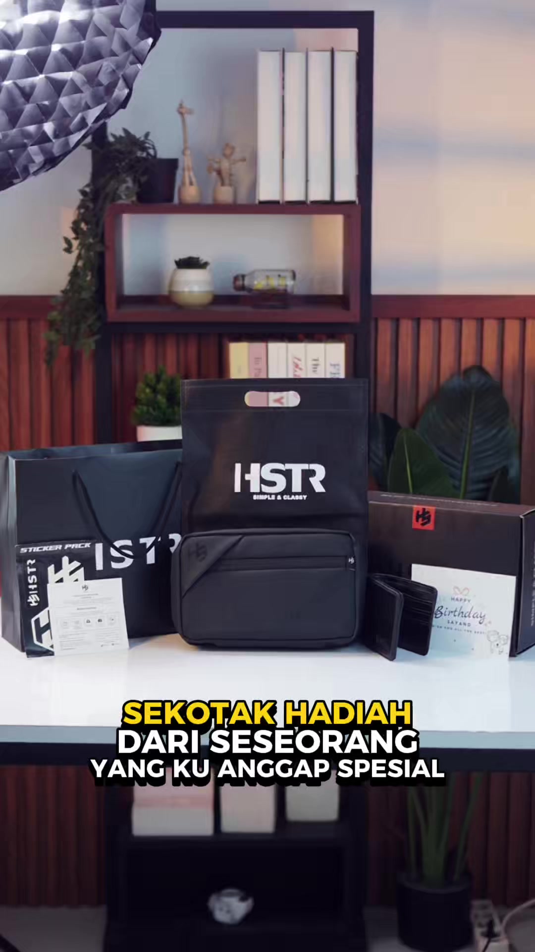 @HSTR.id