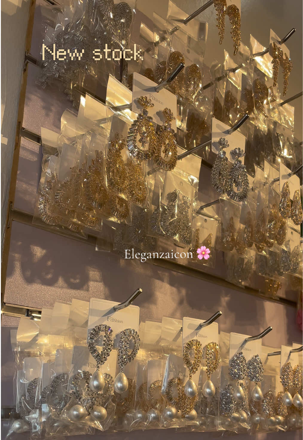 @ELEGANZAicon-jewelry/bag/heels