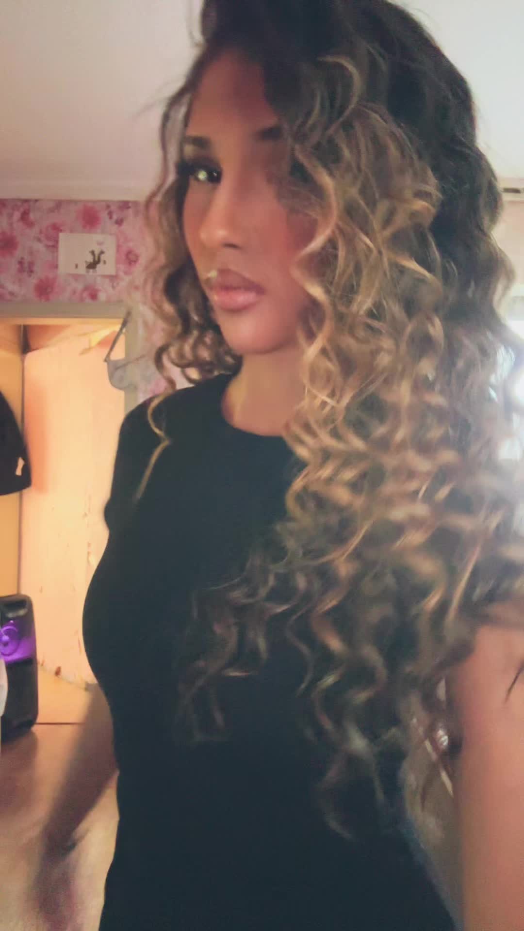 @𝒖𝒔𝒆𝒓.𝒉𝒆𝒍𝒆𝒏𝒂