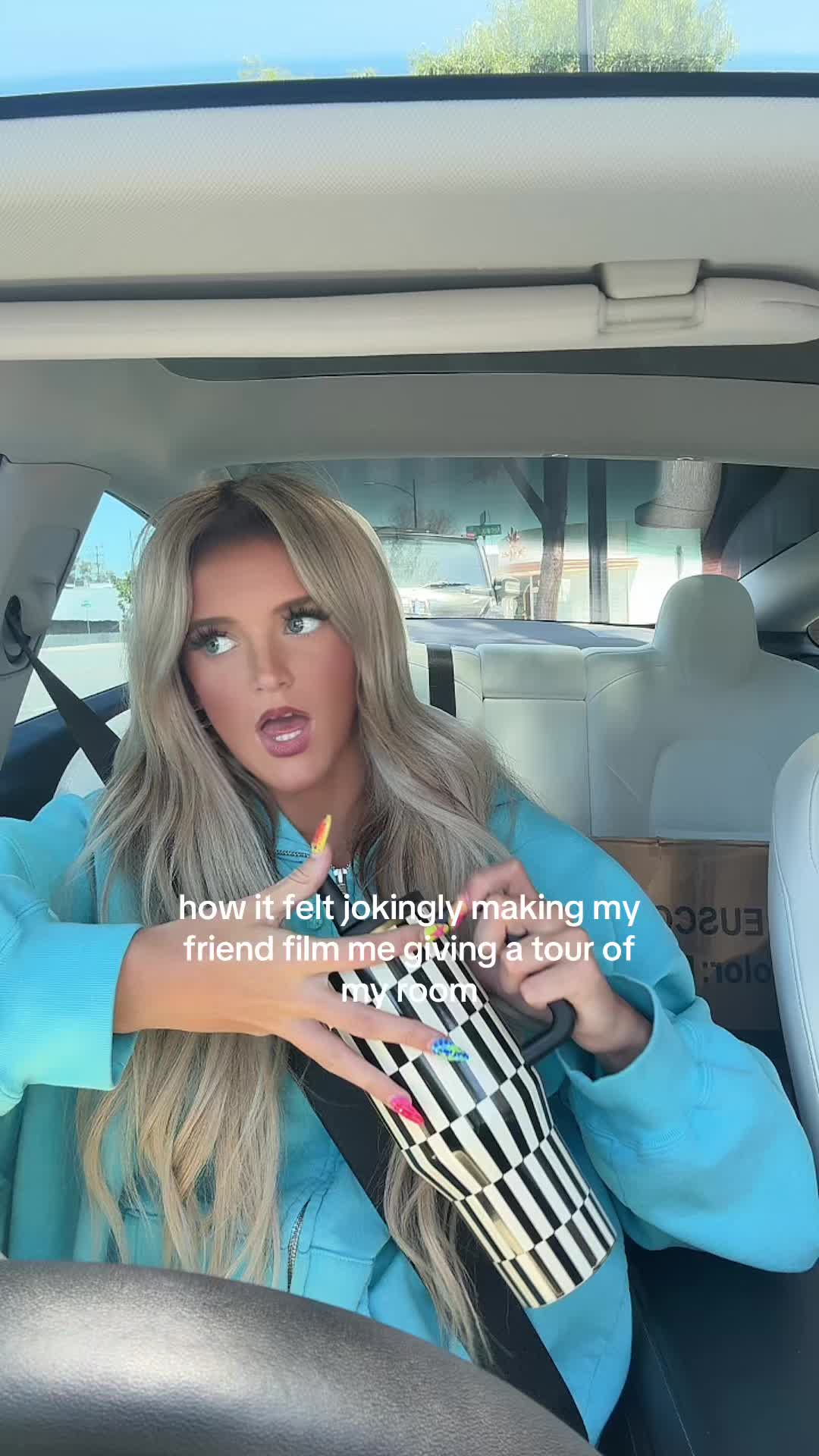 @bella