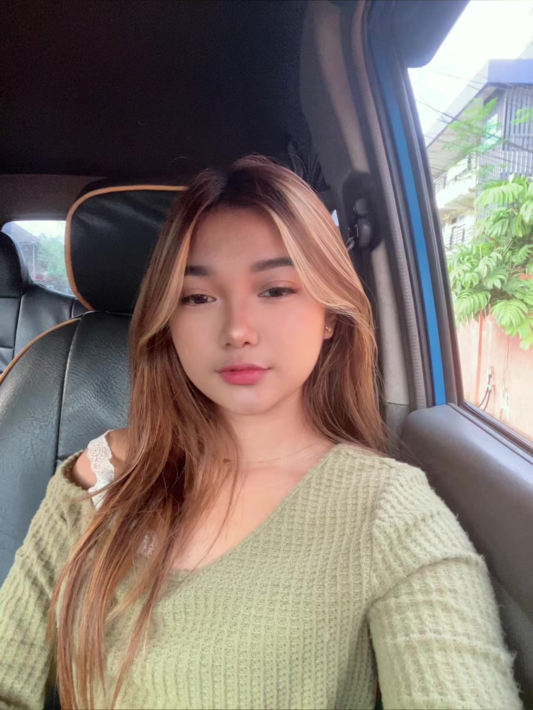 @thisishyacinth