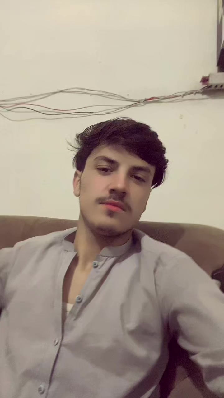 @YASEEN KHAN 💸