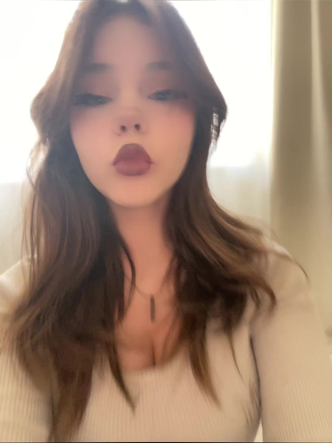 @језиво 𖦏