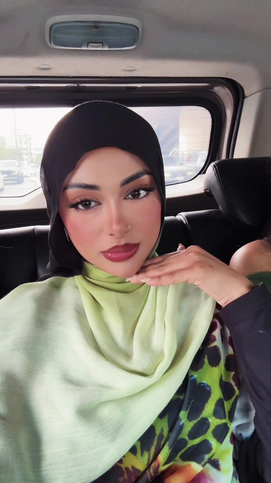 @وحيدة