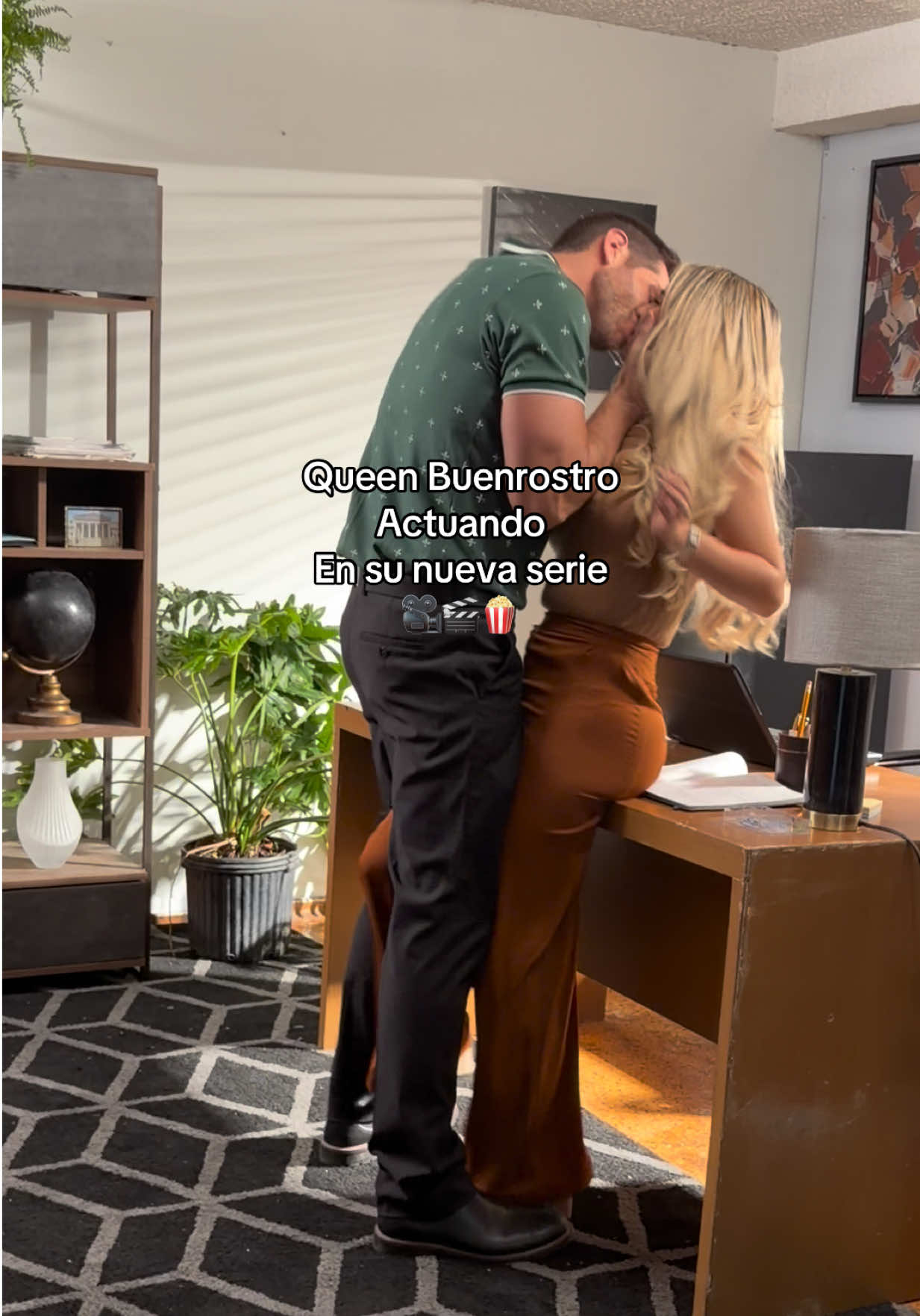 @QueenBuenrostro