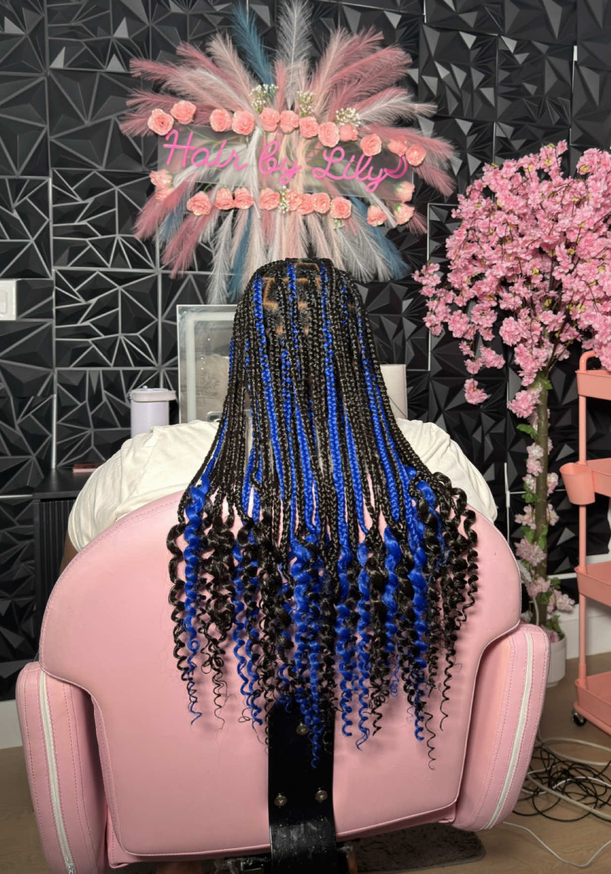 @Hairbylily Edmonton 🇨🇦