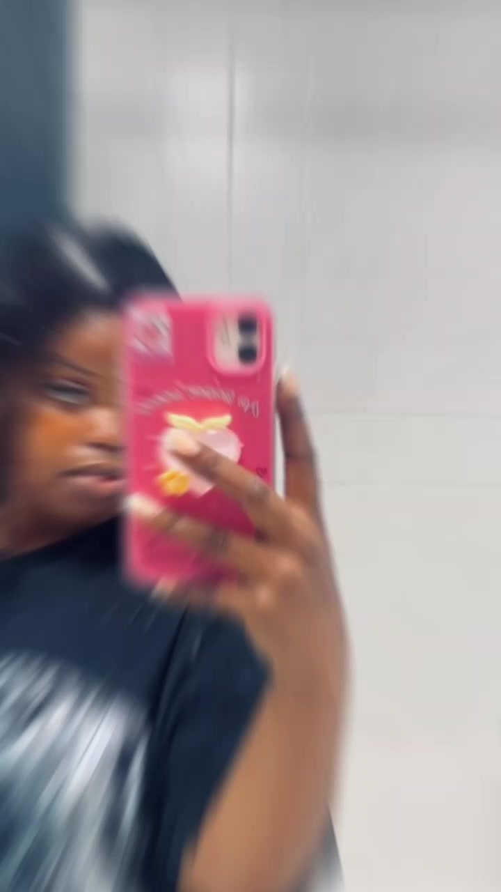 @Sqalesihle