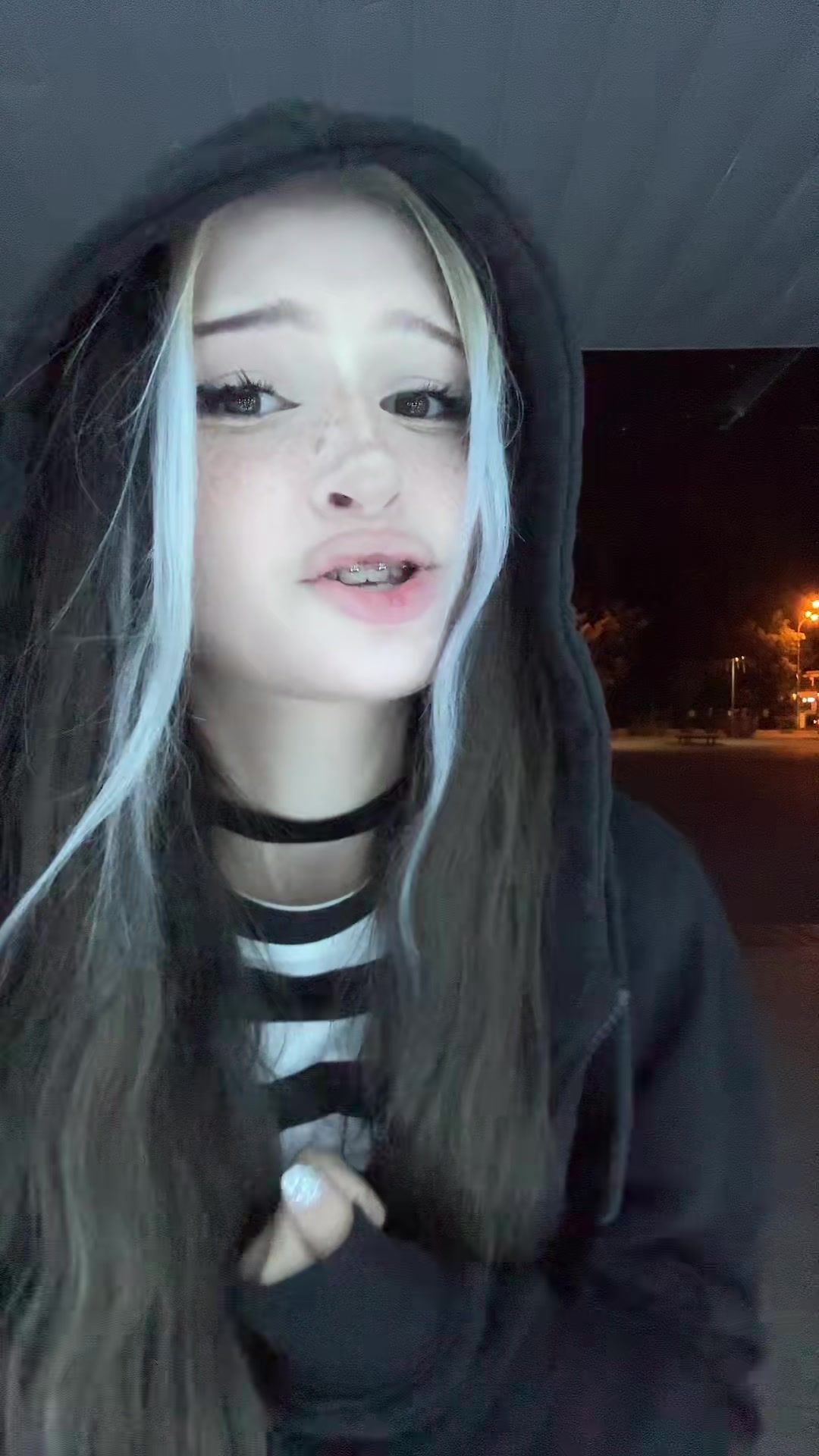 @Пчела