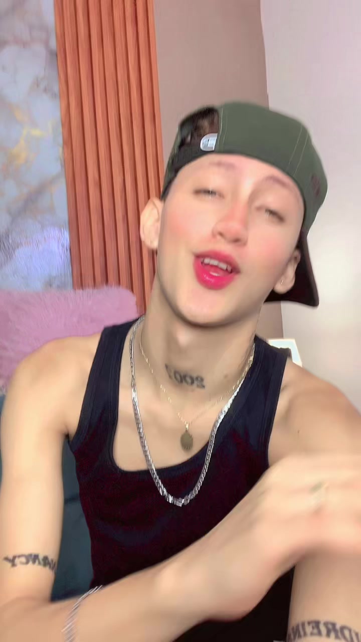 @𝔏𝔲𝔦𝔰𝔦𝔱𝔬