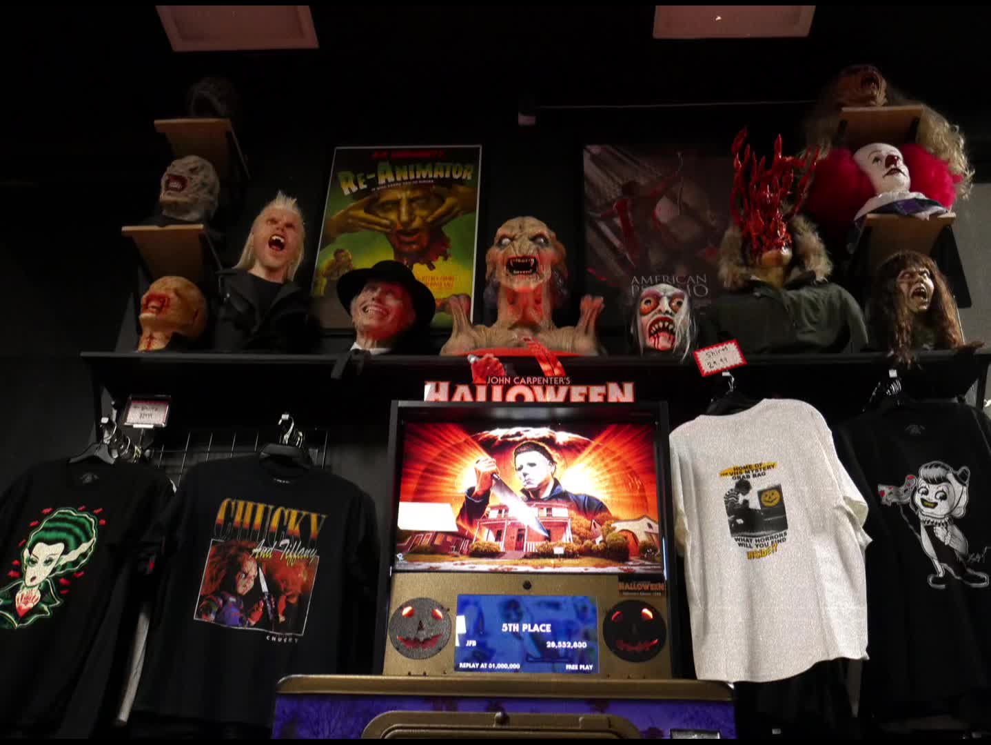 @Horror Monger Collectibles