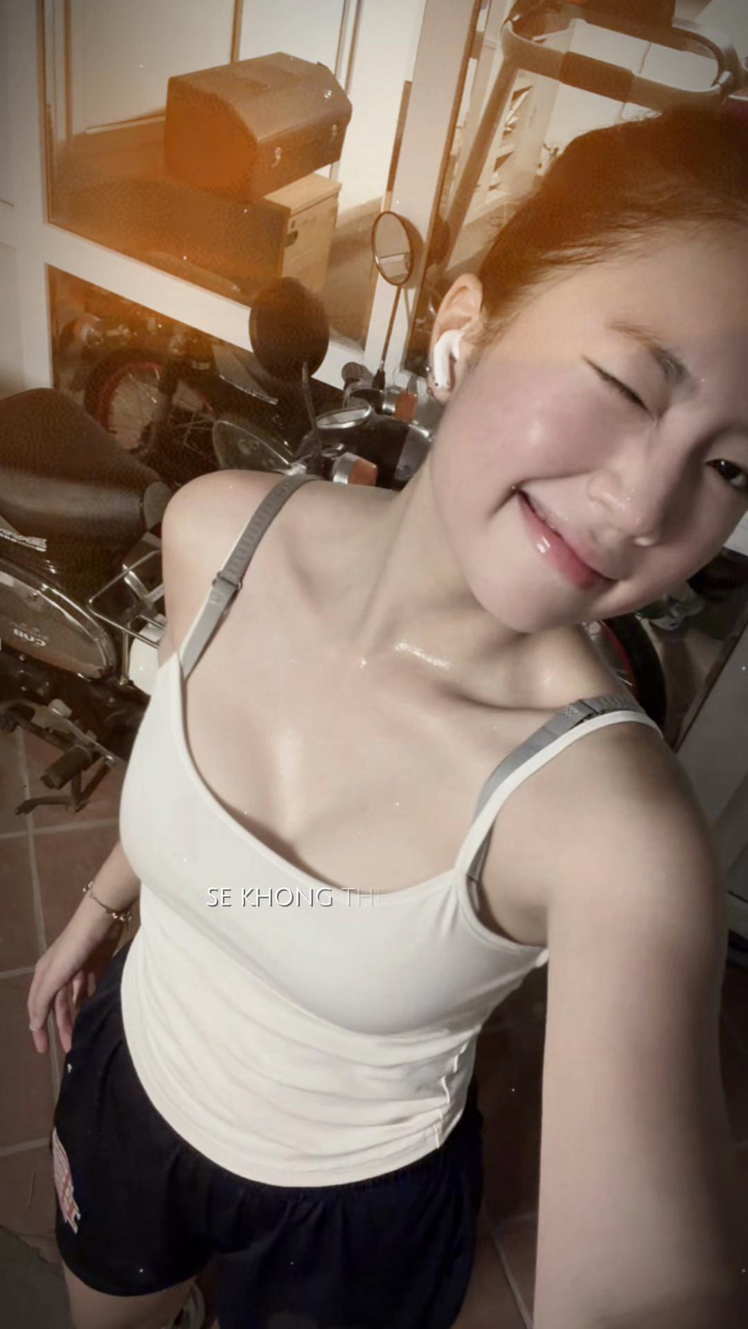 @pham linh chao xinn