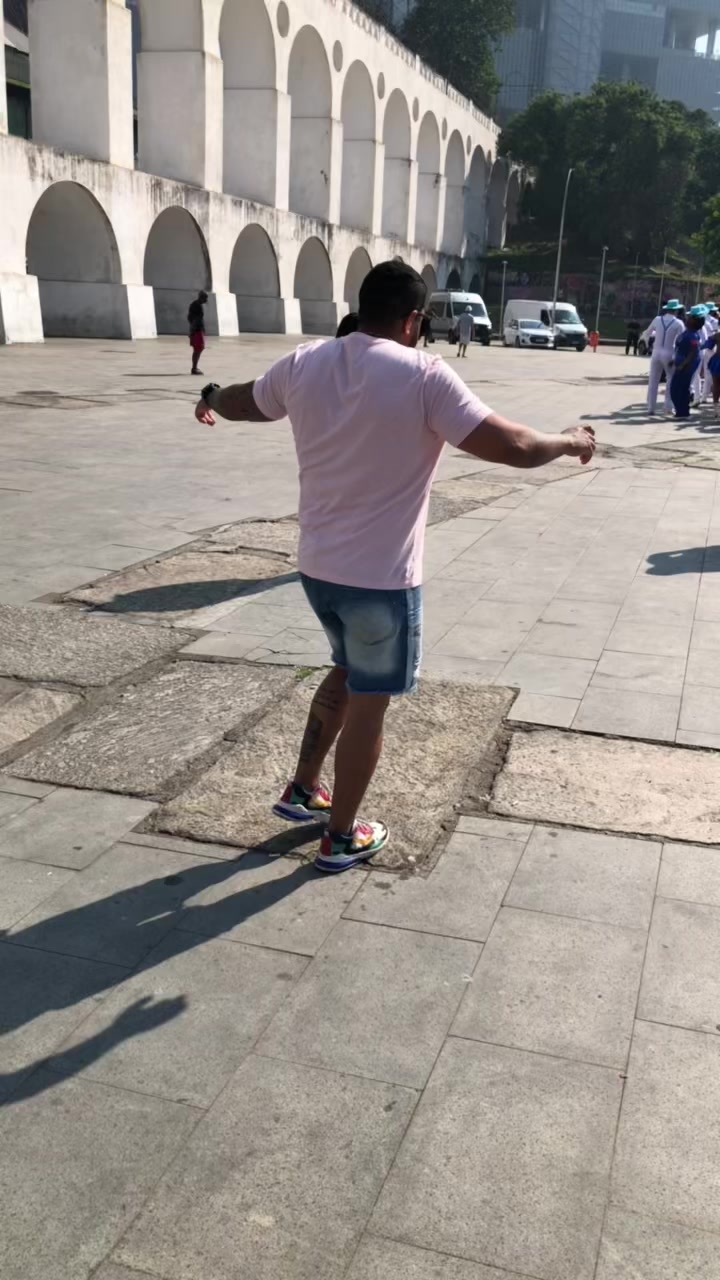 @LelecoMoreno