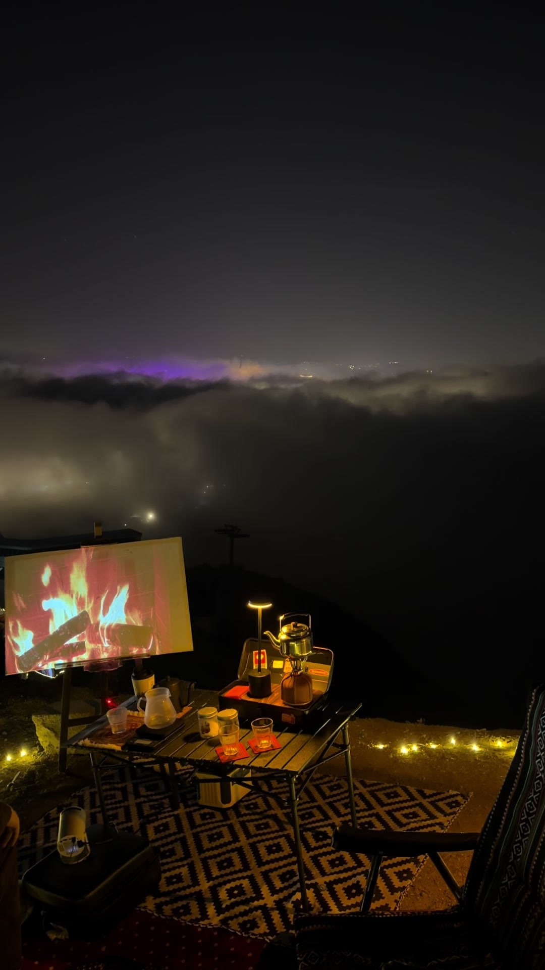 @جلسه وقمرا ⛺️🌌