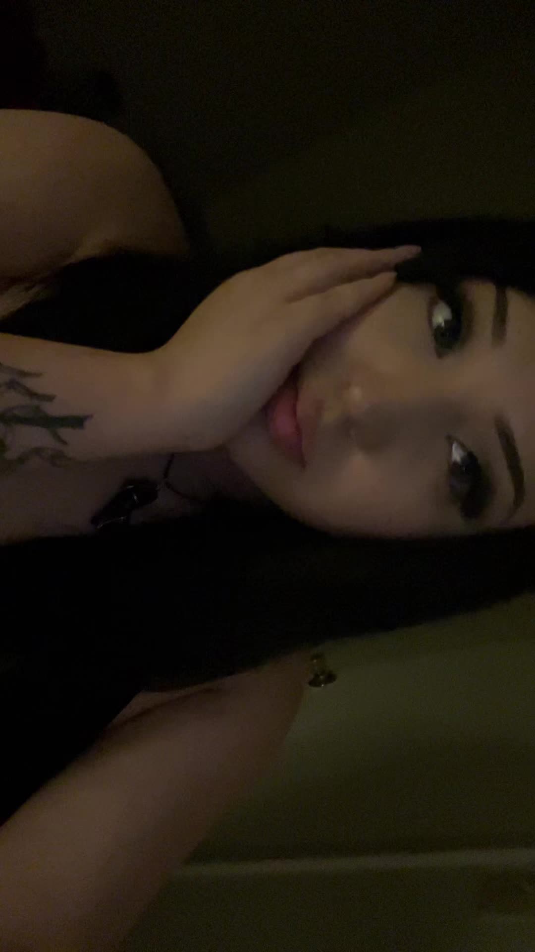 @𝔅𝔩𝔬𝔬𝔡𝔶𝔄𝔫𝔤𝔢𝔩