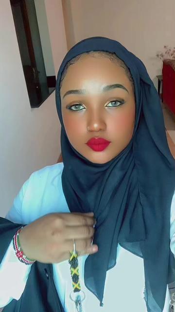 @QUEENOFEAST👑