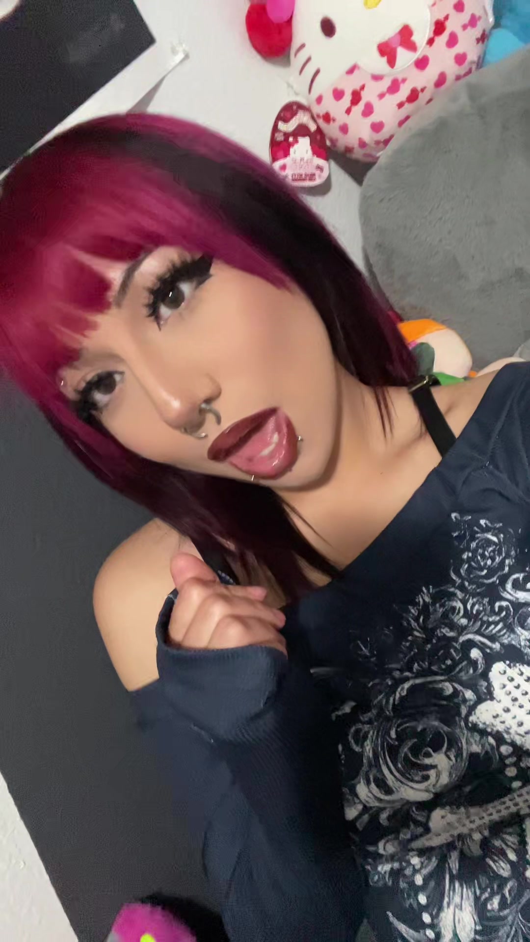 @<3
