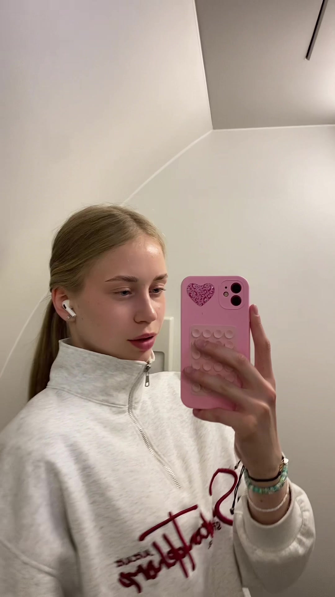 @тгк:V A L E R I A