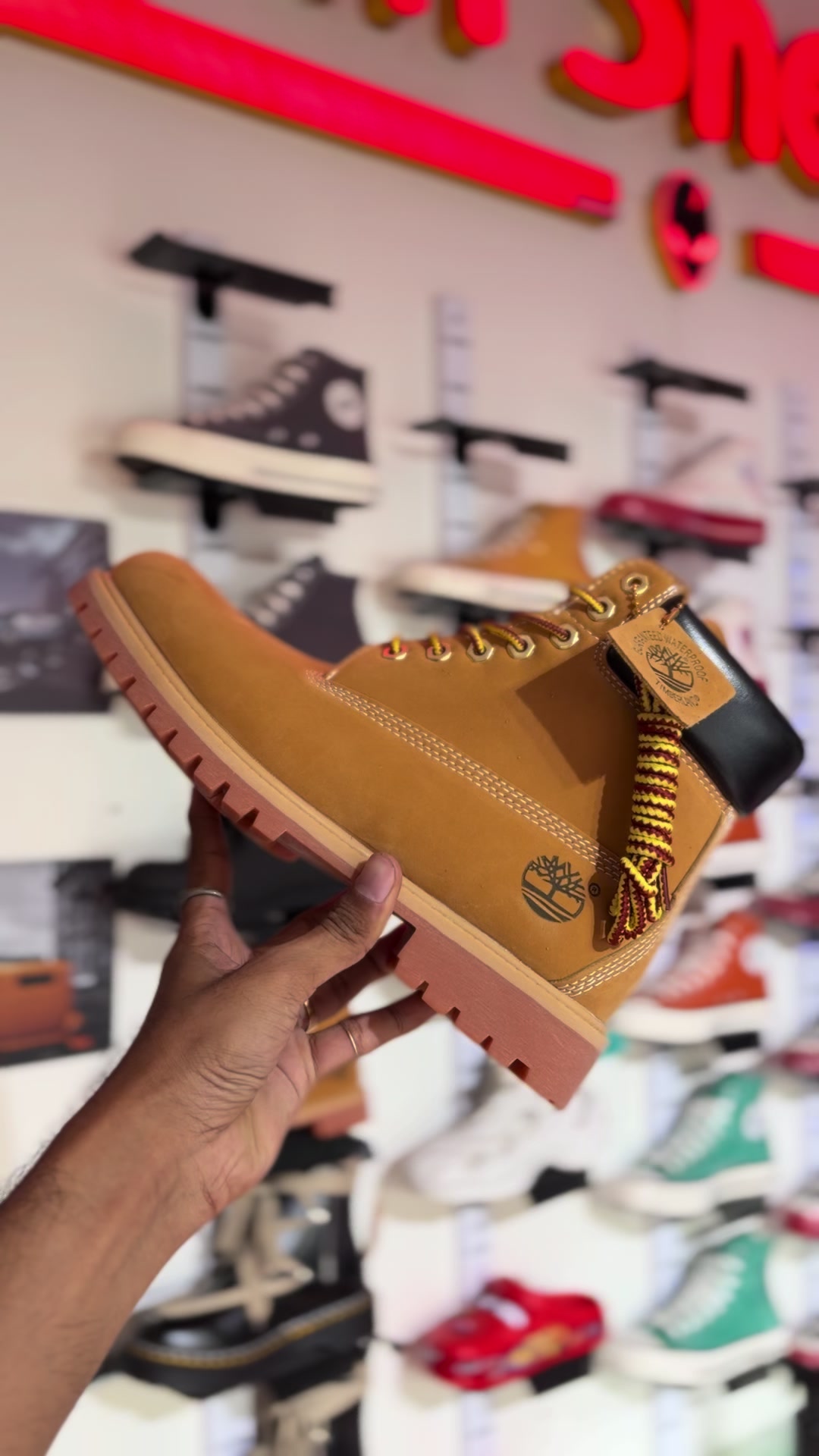 @Alien Sneaker & Streetwear