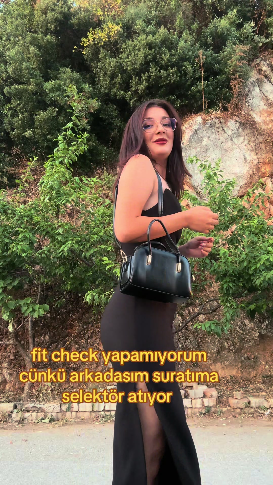 @&ouml;ylesine biri