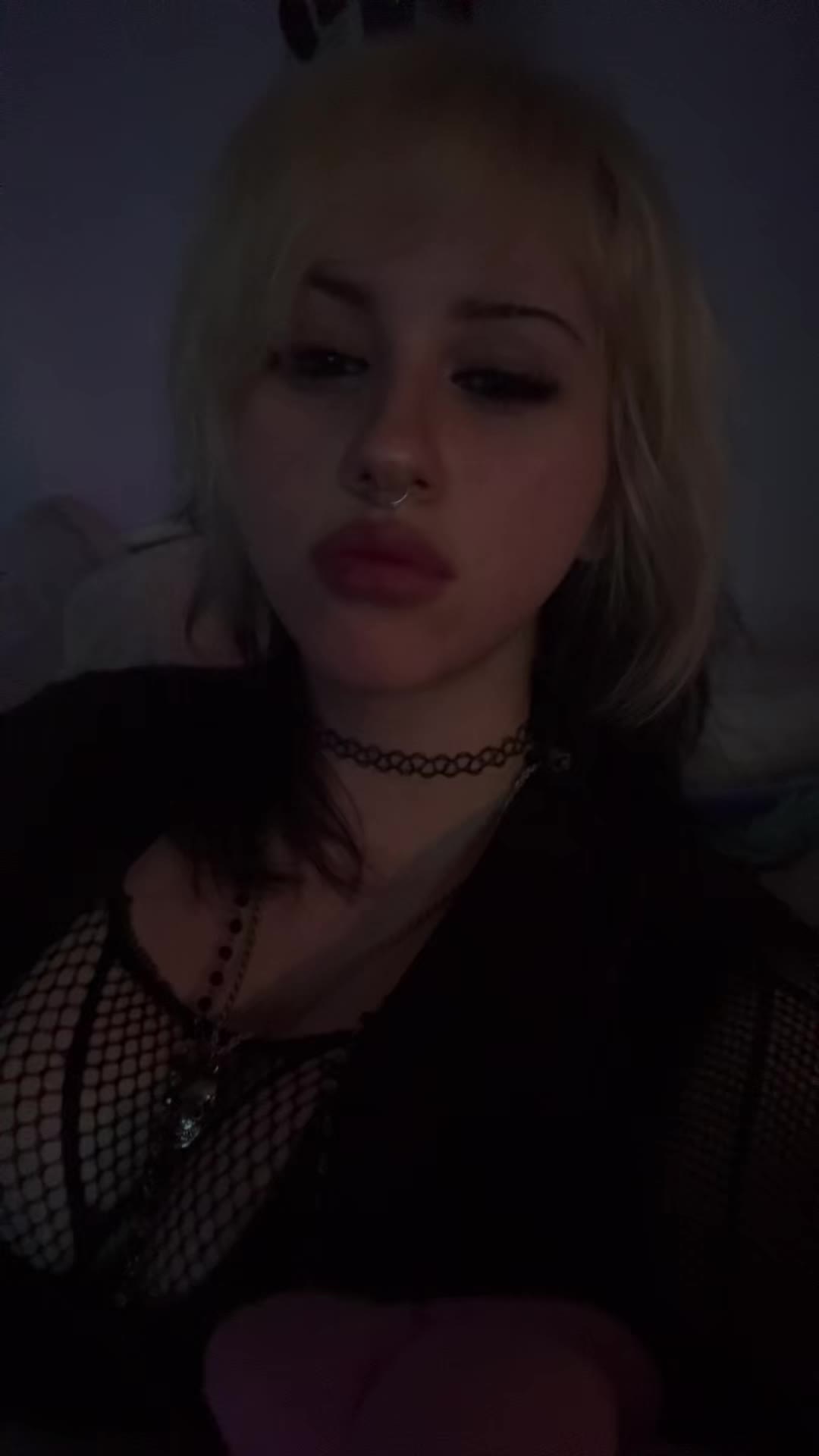@Ellie ★
