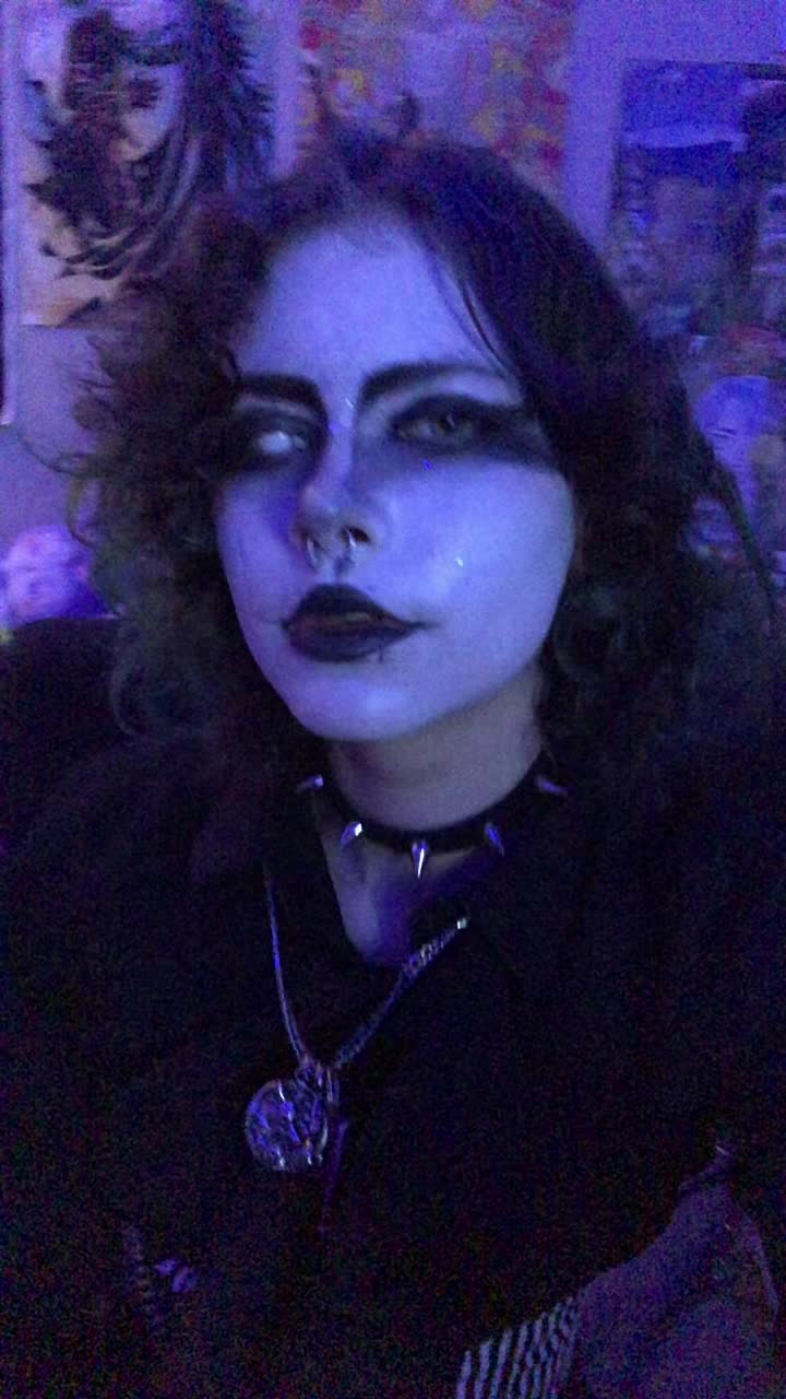 @Cryptid🦇