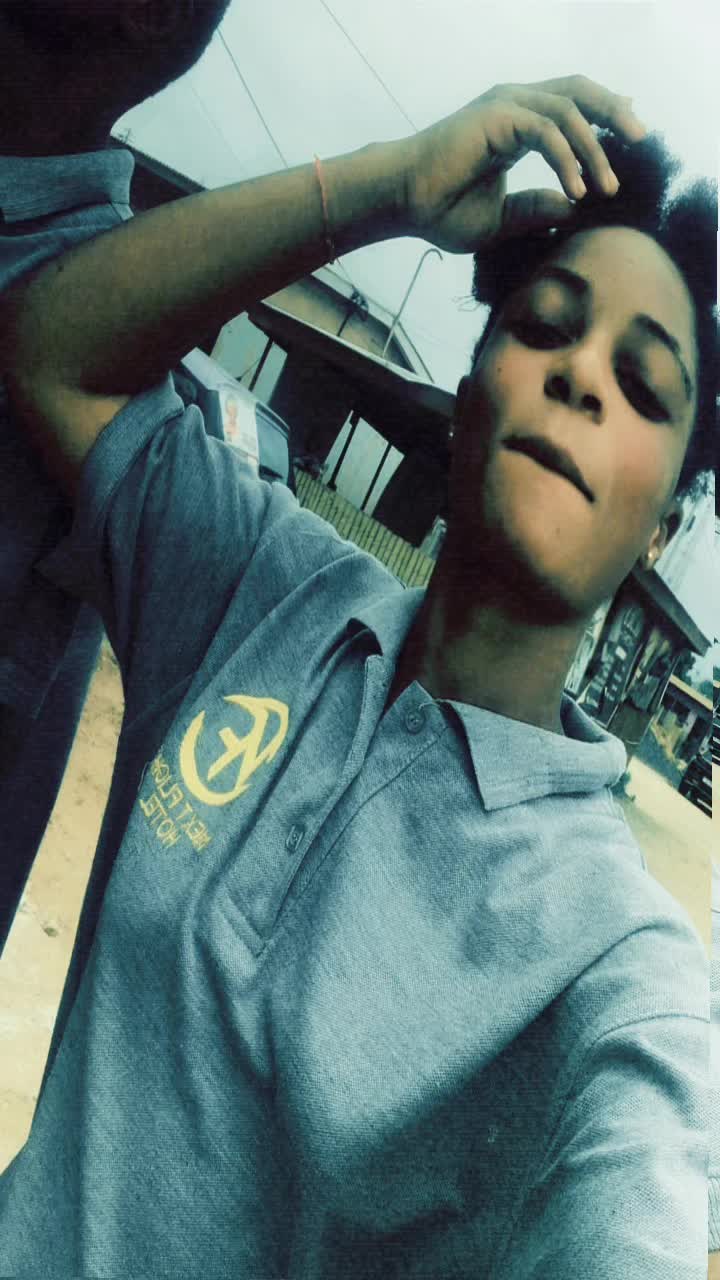 @Mz AHBENAR💕🎧😇👅