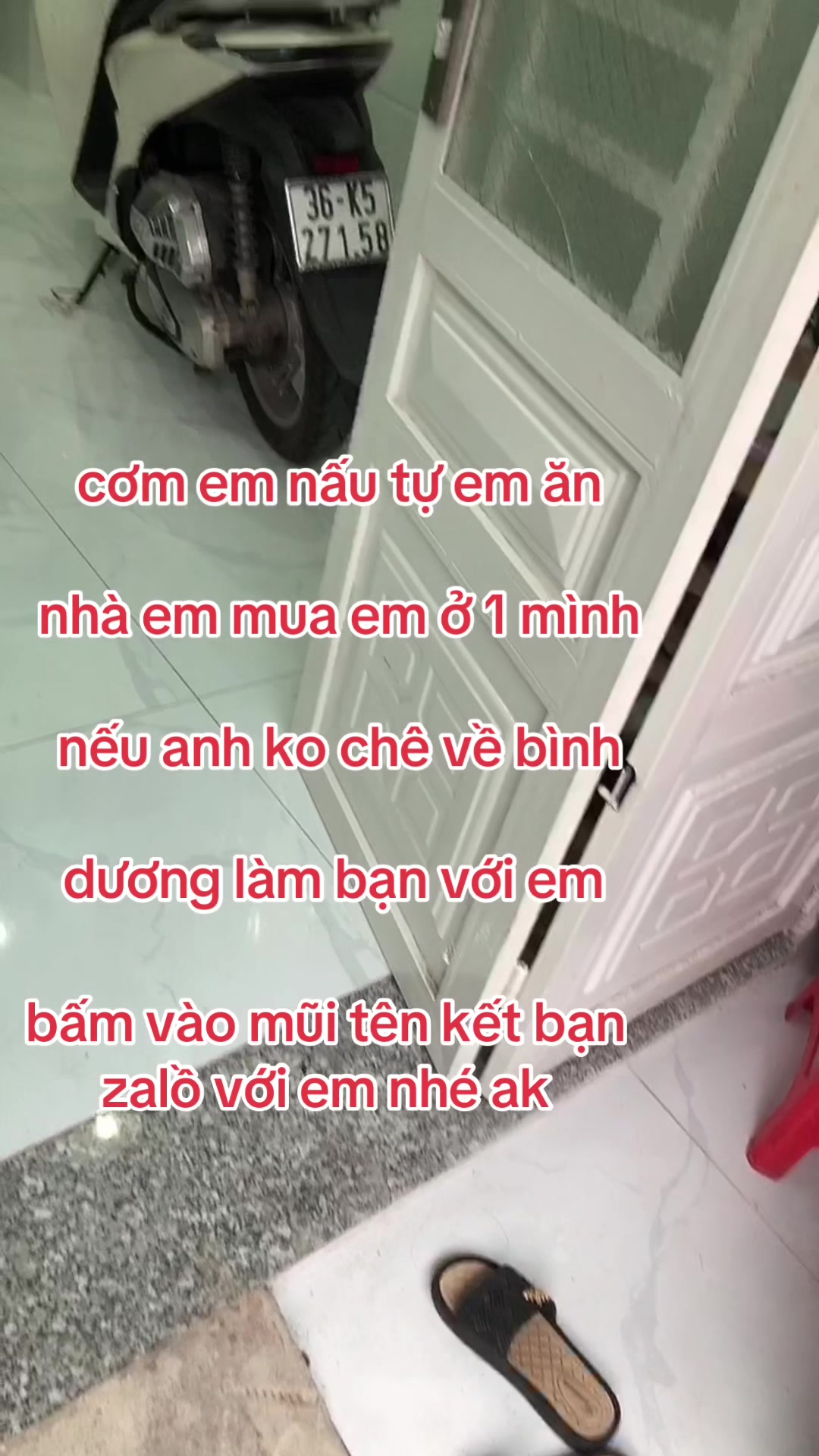 @G&aacute;i &ecirc; sắc ế