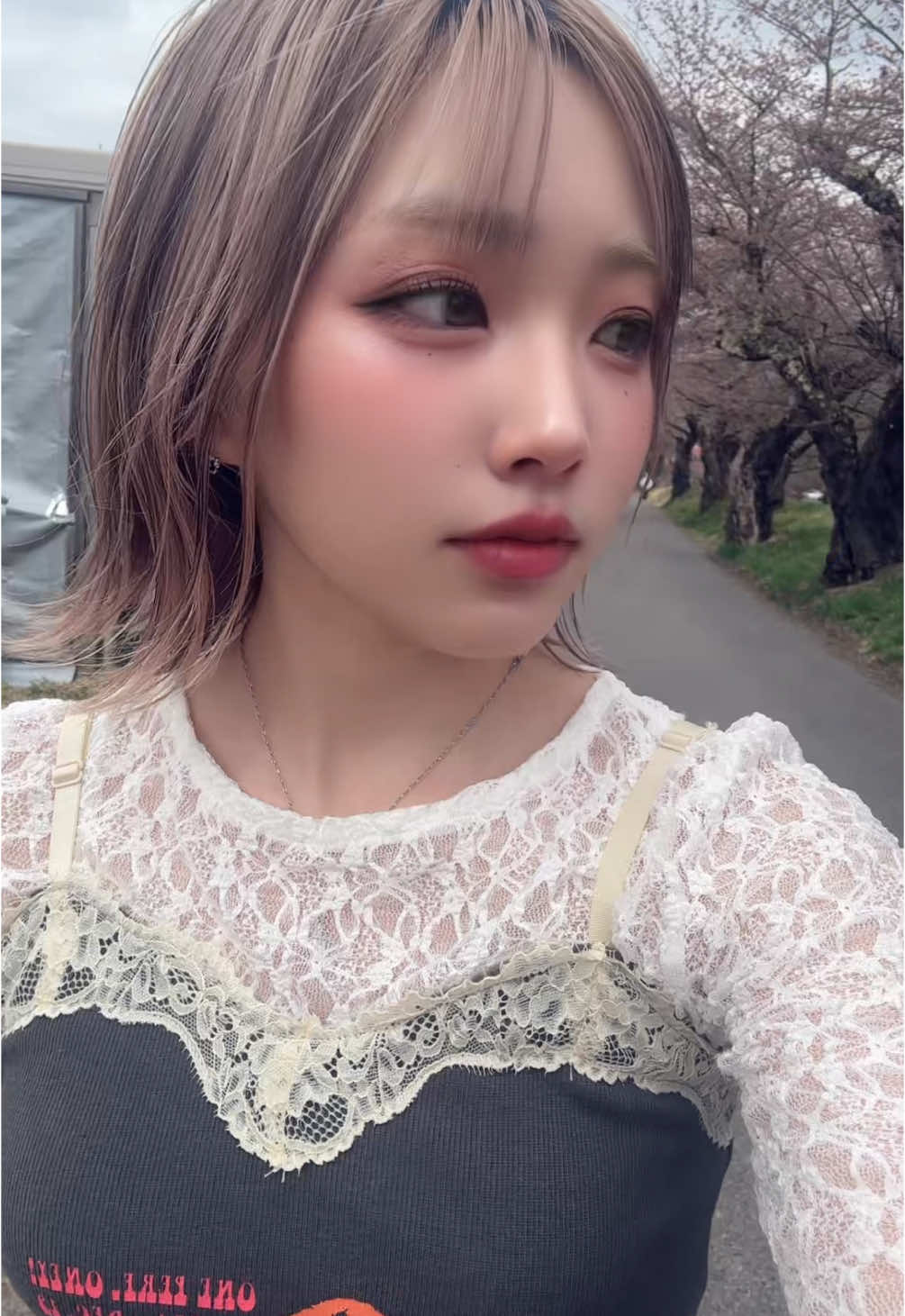 @𝐣