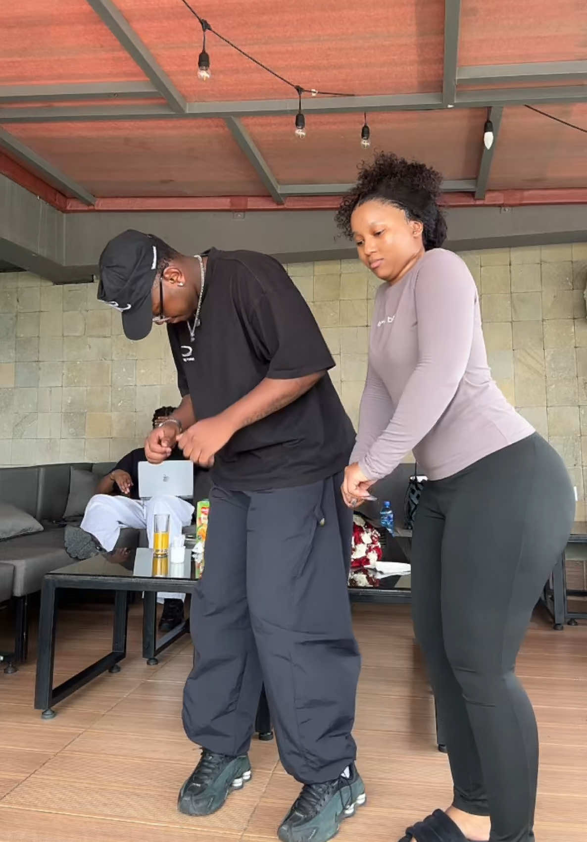 @THEE BUHLE